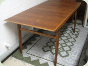 Matbord i teak och ek
                          med iläggsskiva och stödben, IKEA 50-tal
                          60-tal