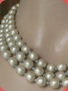 Three strand faux pearl choker