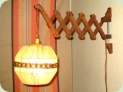 Saxlampa teak med
                          vridbar arm