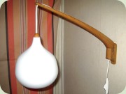 Luxus vägglampa 705 vridbar arm i oljad
                          ek kupa i opalinglas