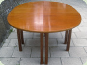 Ovalt slagbord
                          klaffbord runda slag mahogny 60-tal