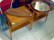 Nattduksbord med låda och snedställda
                          ben, Carlström & Co.