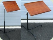 Läsbord i teak och
                          svartlackad metall, höj- och sänkbart med
                          vinklingsbar skiva 50-tal eller 60-tal