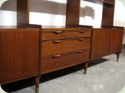 Bokhylla mörk teak med
låg nederdel med skåp och byrå, 60-tal,
troligtvis dansk design