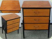 Trelådig byrå i
teakfaner och svart, 50-tal eller 60-tal
Gyllensvaans för IKEA
