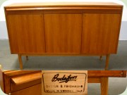 Bodafors Bertil
Fridhagen högt sideboard eller serveringsskåp
i teak & ek, 60-tal