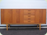 Sideboard teak 60-tal
med 5 lådor