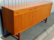 Sideboard med 3 lådor
                          teak Ulferts Tibro 60-tal