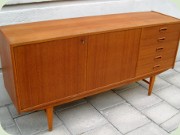 Sideboard teak 60-tal
med skåp och 5 lådor
