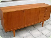 Sideboard teak 60-tal
                          med skåp och 5 lådor